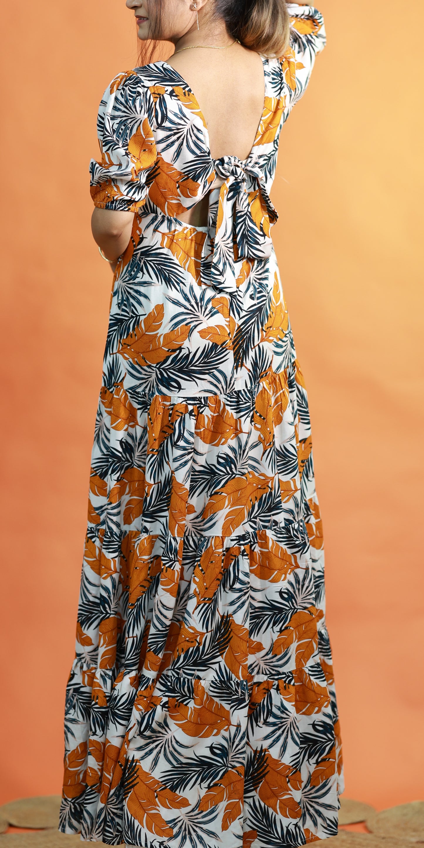 MAXI DRESS WITH TRIANGLE CUTOUT